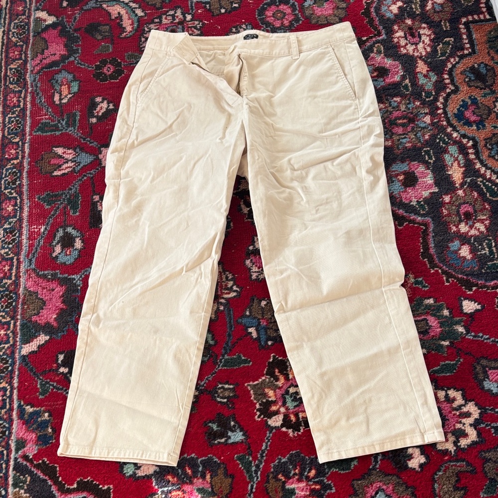 Women’s Casual Straight-Leg Pants in Beige